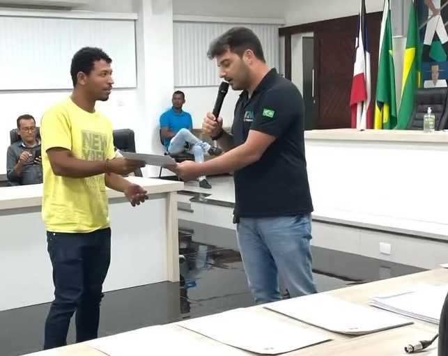 Camacã: Prefeito Paulo do Gás participa da entrega de certificados do curso de máquinas pesadas
